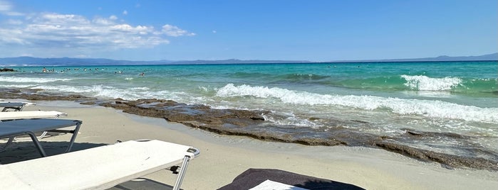 Λιόση Beach Bar is one of travel agency iole travel.