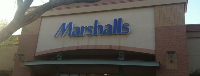 Marshalls is one of สถานที่ที่ Christo ถูกใจ.