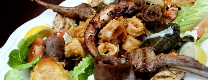 Samos Restaurant is one of Andrew'in Beğendiği Mekanlar.