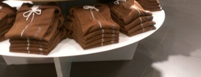 H&M is one of Chester 님이 좋아한 장소.