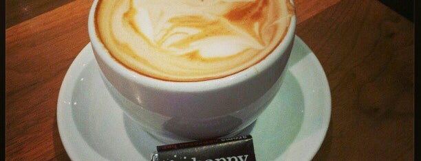 Aroma Espresso Bar is one of Locais curtidos por JYOTI.