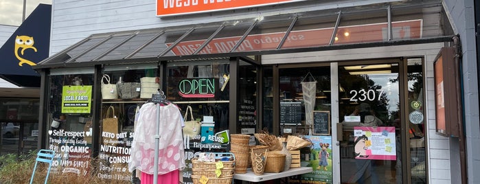 West Wood Organic Food is one of Local/organic Grocery Shops.
