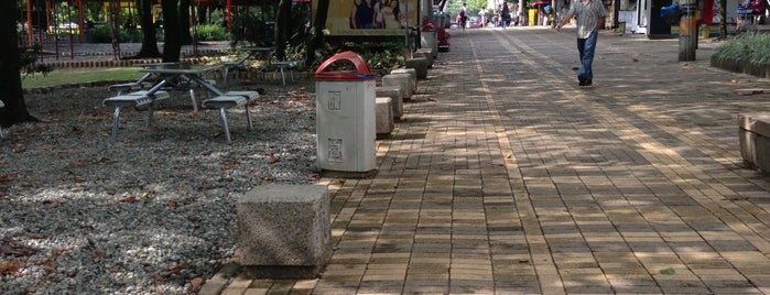 Universidad Pontificia Bolivariana is one of Amantes de la comida turca.