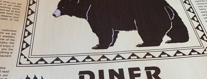 Black Bear Diner is one of Lugares favoritos de Phillip.