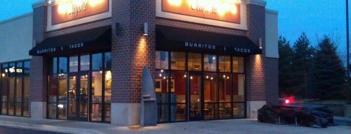 Chipotle Mexican Grill is one of Tempat yang Disukai Jacquie.
