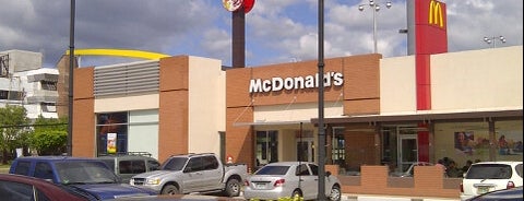 McDonald's is one of Lieux qui ont plu à Alberto.