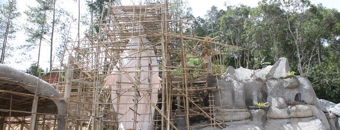 Patung Bunda Maria is one of ᴡ'ın Kaydettiği Mekanlar.