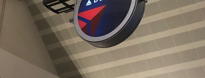 Delta Air Lines Ticket Counter is one of Orte, die Bill gefallen.