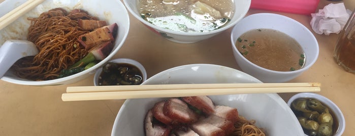 Hung Kee Restaurant 亨记饭店 is one of Wan tan mee.