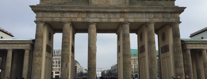 Gerbang Brandenburg is one of Tempat yang Disukai Gnr.