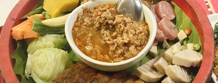 ของกิ๋นบ้านเฮา is one of Top picks for Thai Restaurants.