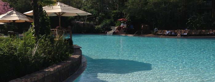 Uzima Pool is one of Lugares favoritos de Anna.