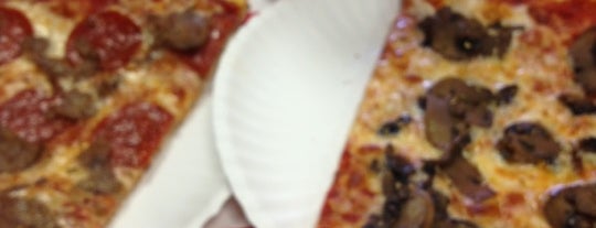 Goomba’s Pizzeria is one of Posti che sono piaciuti a Erin.