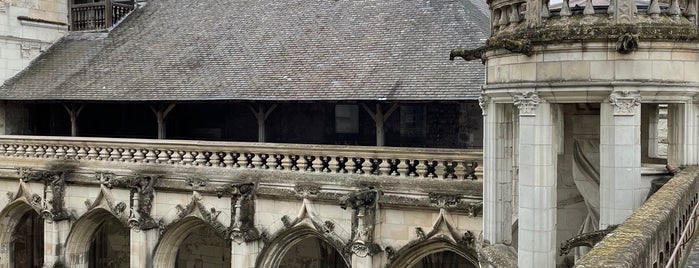 Cloître de la Psalette is one of Tours.