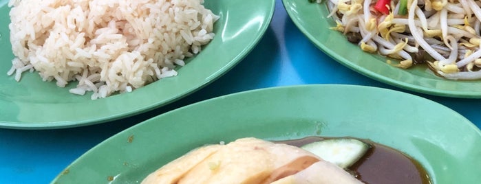 Ming Kee Chicken Rice 明记鸡饭 (白沙浮) is one of SG Chicken Rice Trail....