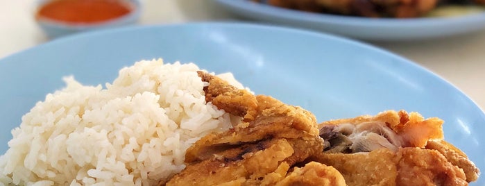 Famous Fried Chicken Wing Rice (Victor Chicken Wing) is one of Locais curtidos por Suan Pin.