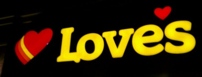 Love's Travel Stop is one of Lugares favoritos de edward.