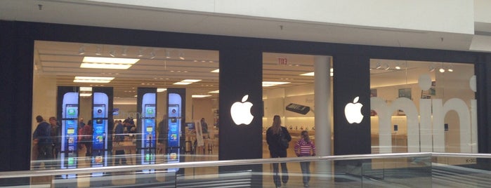 Apple Woodfield is one of Apple Stores.