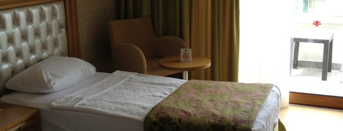 Pasabey Hotel is one of สถานที่ที่ Ayşe ถูกใจ.