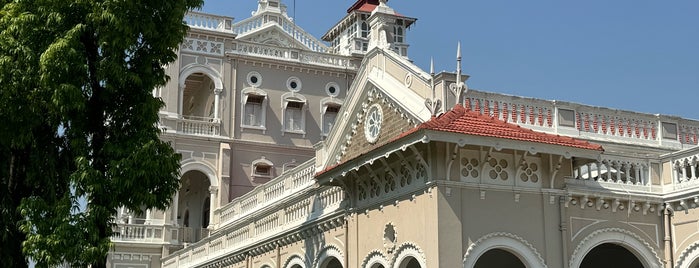 Aga Khan Palace (Mahatma Gandhi Memorial Museum) is one of Pune Heritage.