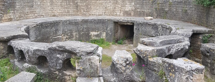 Castellum divisorium de Nîmes is one of Nimes.