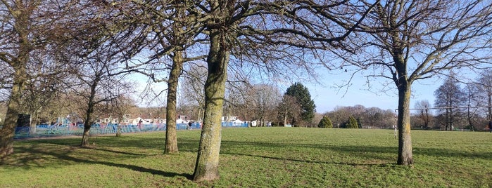 St Anne's Park is one of Ooit.