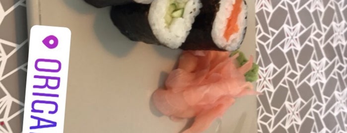 Origami Sushi Bar is one of Bouffe et plus.