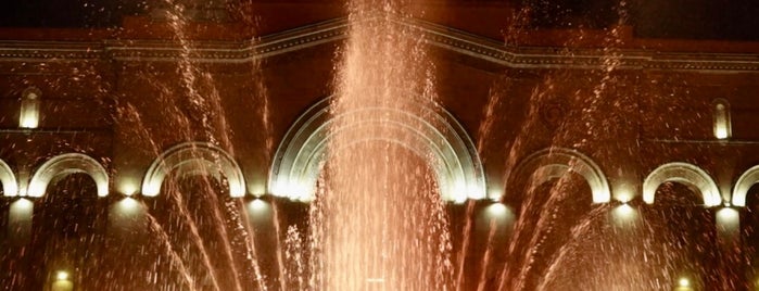 Musical Fountain | Երգող շատրվաններ is one of สถานที่ที่ Aptraveler ถูกใจ.