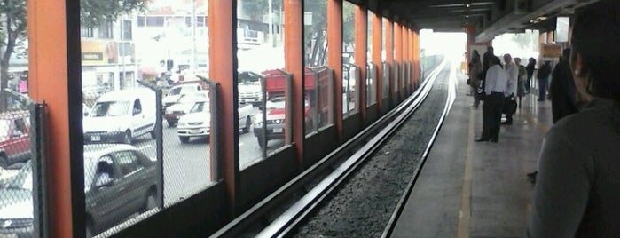 Metro San Antonio Abad is one of Locais curtidos por Adriana.
