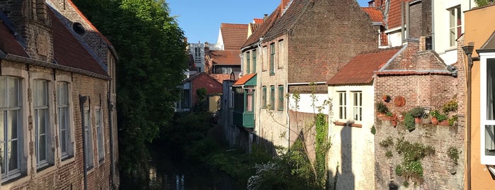 Brugge is one of Posti che sono piaciuti a Nur.