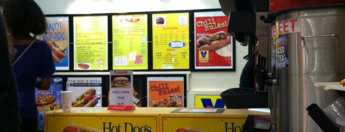Hot Dog Heaven is one of Tempat yang Disukai Chester.