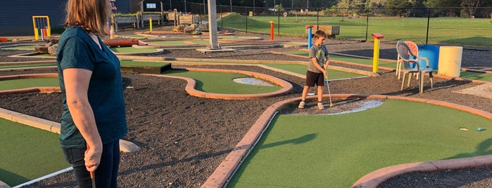Helensburgh Golf Driving Range is one of Fun Group Activites around NSW.