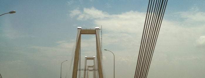 Puente General Rafael Urdaneta is one of TURISMO.