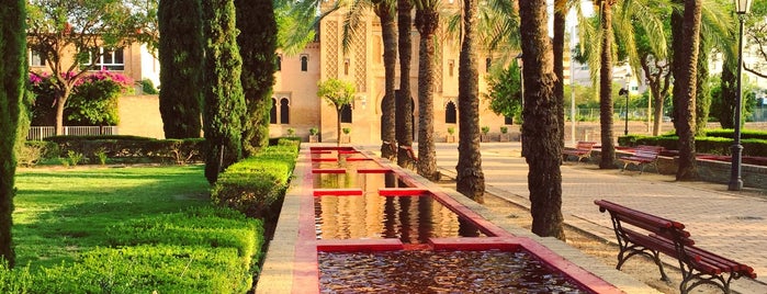 Jardines de La Buhaira is one of Sevilla - Bibliotecas.