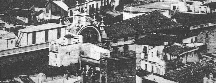 Puerta del Arenal is one of Lugares Históricos en Sevilla - Historic Sites.