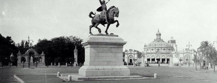 Estatua del Cid is one of Lugares Históricos en Sevilla - Historic Sites.