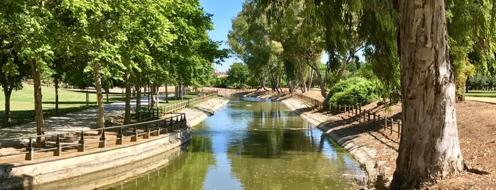 Parque Miraflores is one of Sevilla.