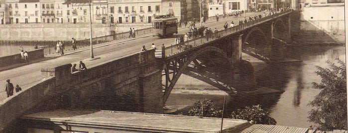 Puente de Isabel II 'Puente de Triana' is one of Lugares Históricos en Sevilla - Historic Sites.
