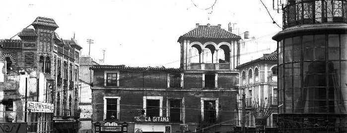 La Campana Square is one of Sevilla Misterios y Leyendas.