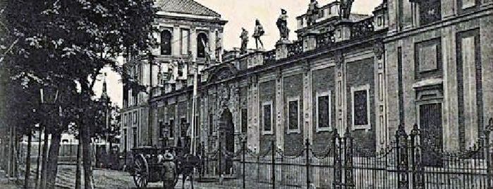 Palace of San Telmo is one of Sevilla Misterios y Leyendas.