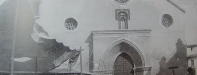 Iglesia de Omnium Sanctorum is one of Lugares Históricos en Sevilla - Historic Sites.