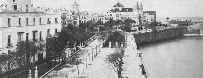 Alameda de Apodaca is one of Lugares Históricos en Cádiz - Historic Sites.