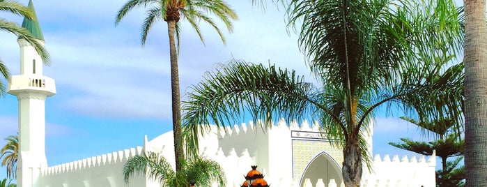 Mezquita Rey Abdulaziz Al Saud - مسجد الملك عبدالعزيز ال سعود is one of Turismo en Marbella.