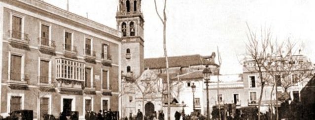 Cristo de Burgos Square is one of Lugares Históricos en Sevilla - Historic Sites.
