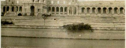 Place d'Espagne is one of Lugares Históricos en Sevilla - Historic Sites.