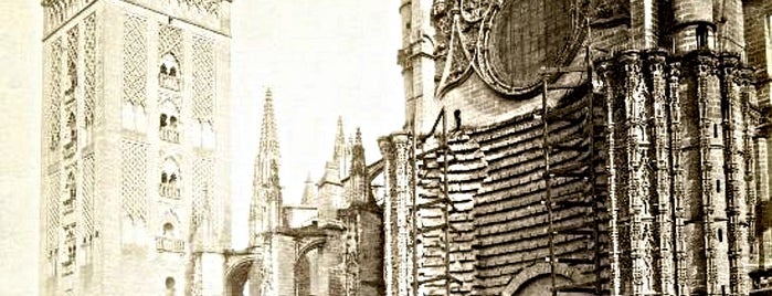 Patio de los Naranjos is one of Sevilla Misterios y Leyendas.