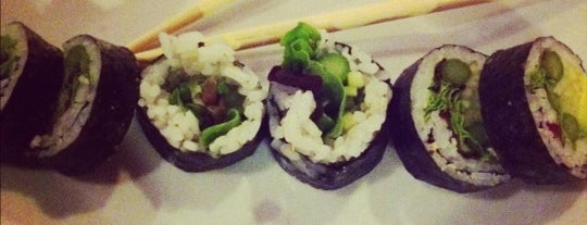 Midori Sushi & Hibachi Grill is one of Posti che sono piaciuti a Andres.