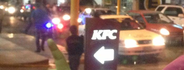 KFC Texcoco is one of สถานที่ที่ Mario ถูกใจ.