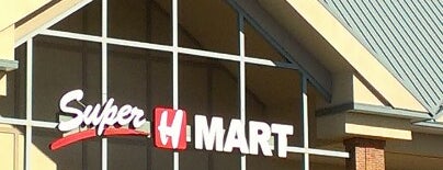 Super H Mart is one of Orte, die Hannah gefallen.