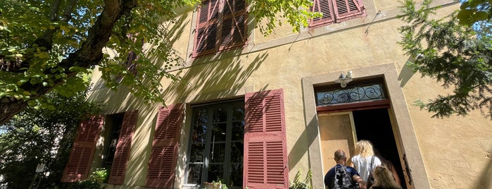 Atelier Cezanne is one of สถานที่ที่บันทึกไว้ของ Gabriela.